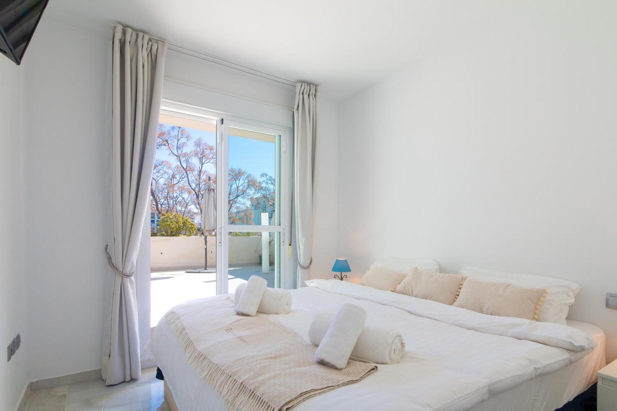 Apartment 2bed In Puerto Banus Marbella
