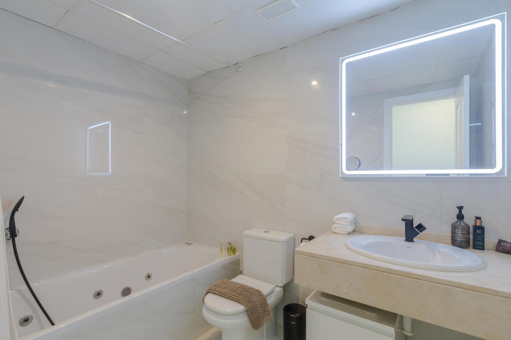 2bed In Puerto Banus Apartment